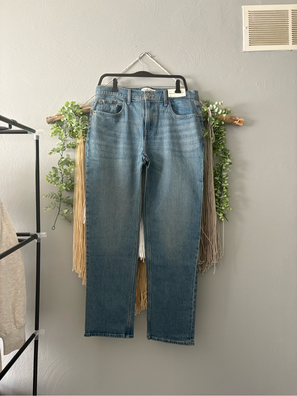 Abercrombie & Fitch 90’s Straight Jeans- Mid Rise
